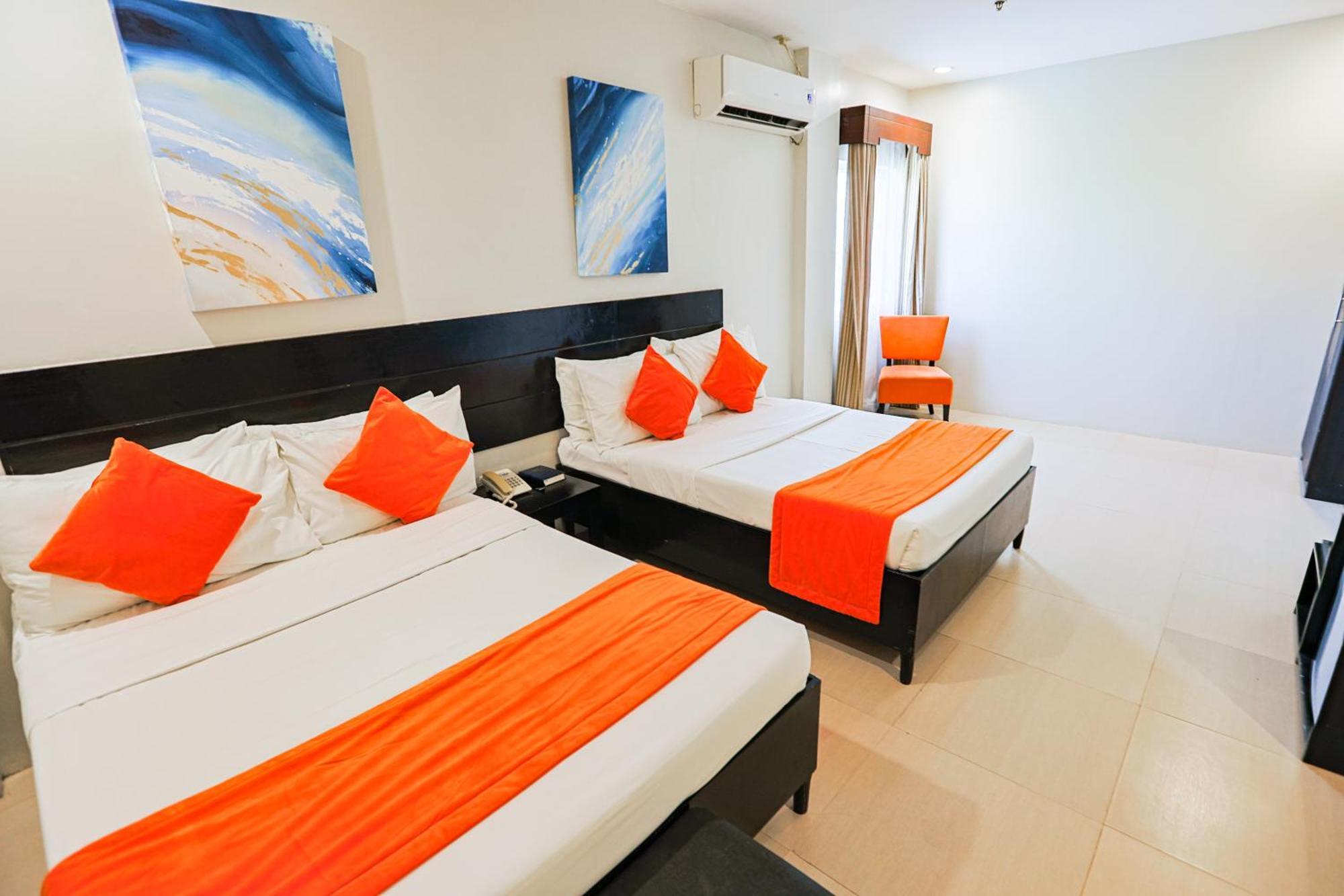 Holiday Suites Puerto Princesa Bagian luar foto