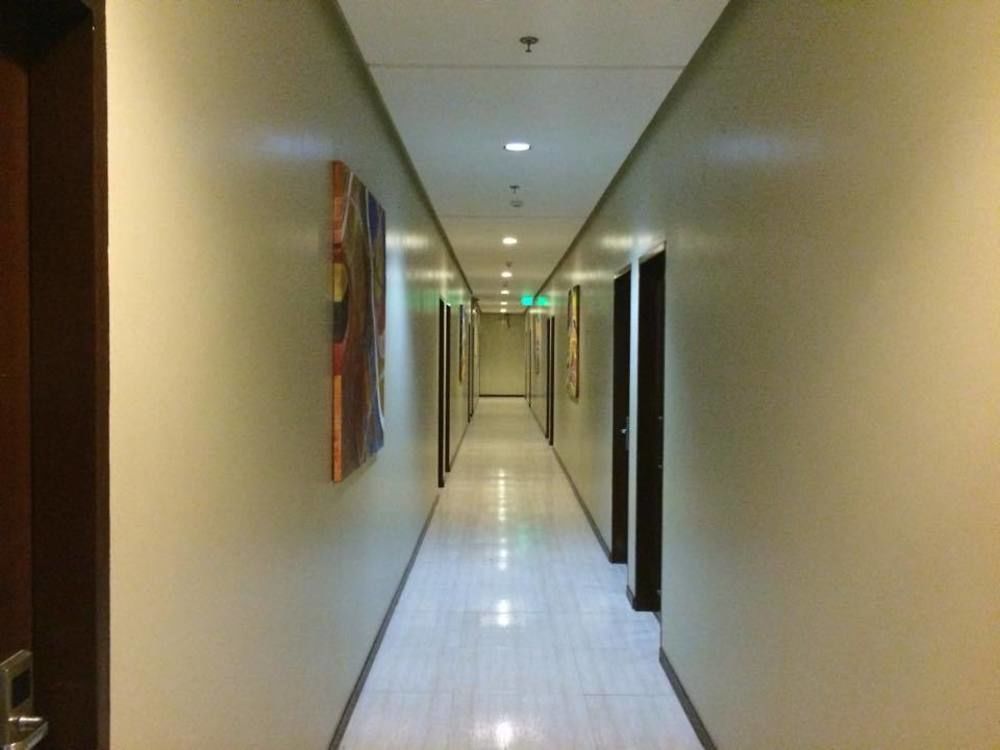 Holiday Suites Puerto Princesa Bagian luar foto